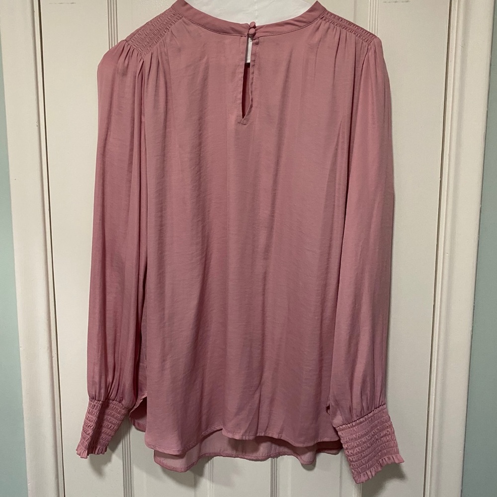LOFT KEYHOLE BLUSH BLOUSE